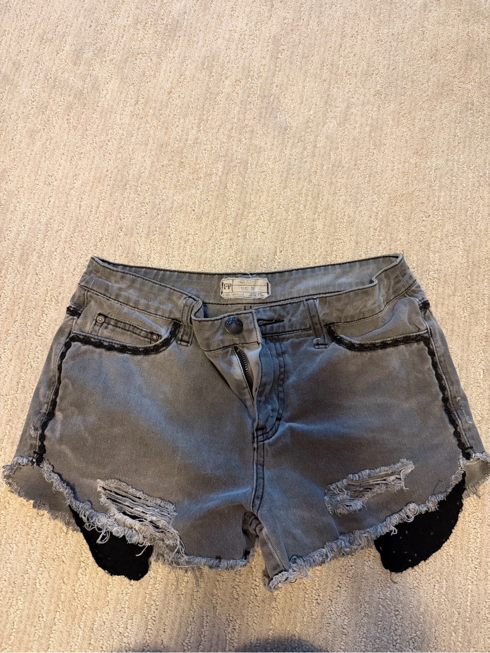 Vintage Free People Women’s Distressed Gray Denim Shorts